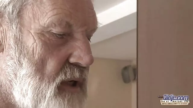 luxus feleségek örülnek otthon amatőr pornó filmek