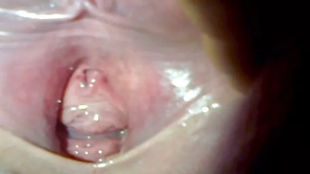 MILF lezbi porno videok Sindy Lange dagasztás punci a medencénél