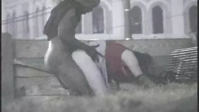 Az perverz porno videok érett anya harisnyát visel, majd elcsábítja a fiát a vérfertőzés szex.