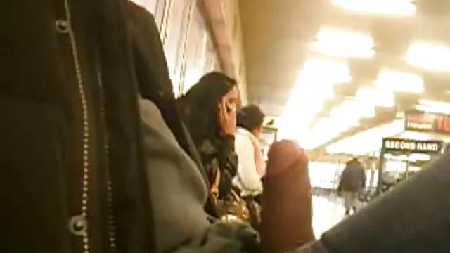 Lisa durva pornó filmek Rowe fogszabályzóval nyalogatja a farok, golyó a partner