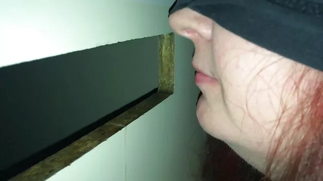 Az anya, a mostohaanyja gyakorlatilag könyörög pornó film ingyen a lányának, hogy szexeljen.