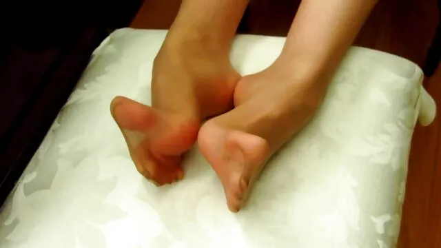 Izmos ember kap egy masszázs a penetráció egy barna a szállodában ingyenes porno film