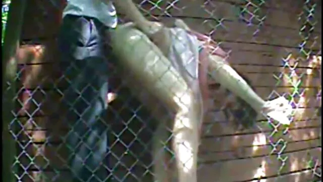 Nős leszbikusok nyalás puncik, míg szex és pornó filmek a férjek vadászott