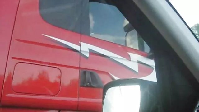 Anya rajtakapta, hogy a fia maszturbál, majd vérfertőzésbe pornó filmek taszította.