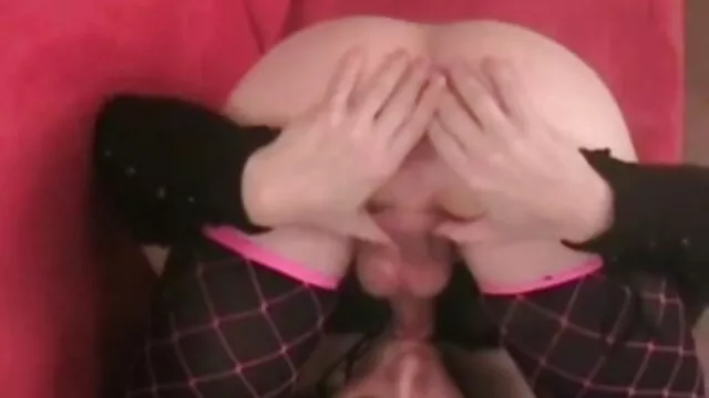 Jordi megtöri a motorkerékpárját poeno videok egy barátságos környéken, Veronica Avluv vámpír udvarán