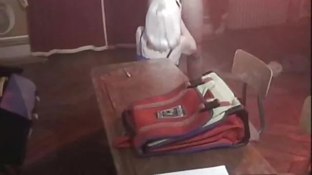 Anya teszi napi sexfilmek lánya jobban érzi magát egy mély orális szex lecke.